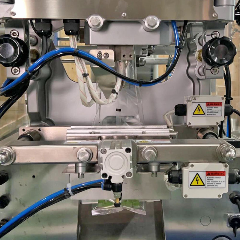 200g 500g Granule Packing Machine Volledig automatische VFFS Weegzegel Pocket Bag Packaging Candy Snack Nitrogen Packing Machine