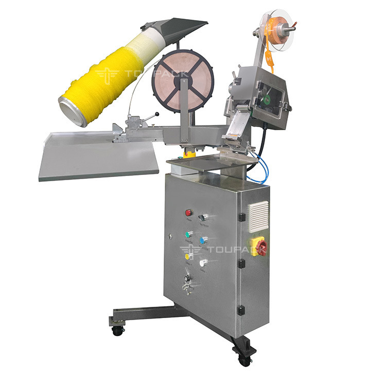 Semi-automatische aardbeienappelmoes Fruit en groenten aardappel knoflook uienmaas Net zak zakmachine